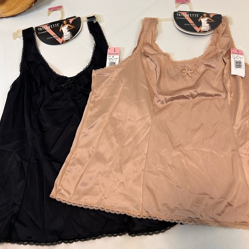 Set of Two new Vassarette Black and Tan Lace‎ Detail Camisoles Women’s Large